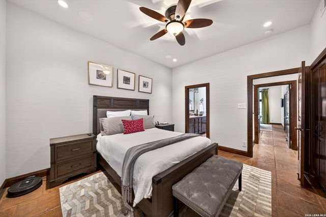 1022 Navarro St Apt 404, San Antonio, TX 78205