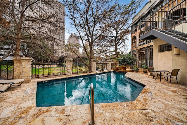 1022 Navarro St Apt 404, San Antonio, TX 78205