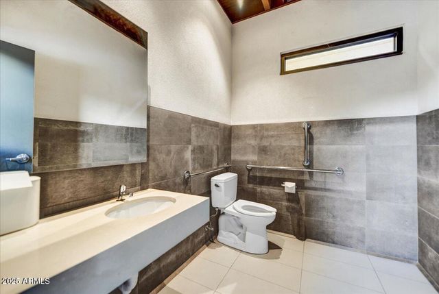 6525 E CAVE CREEK Road 202, Cave Creek, AZ 85331