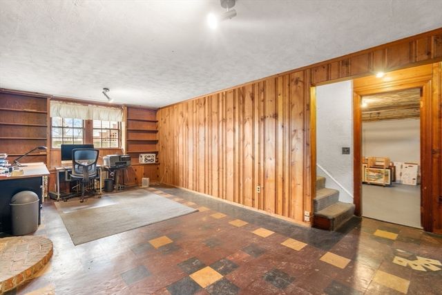 43 Palmer Rd, Newton, MA 02468