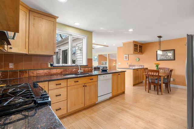 43 Palmer Rd, Newton, MA 02468