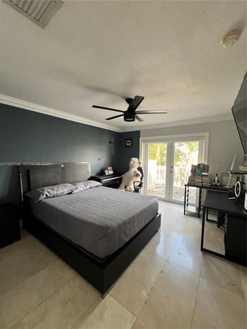 5513 SW 164th Ct, Miami, FL 33185