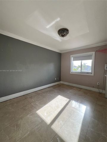 5513 SW 164th Ct, Miami, FL 33185