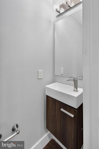 1247 MOUNT OLIVET RD NE, Washington, DC 20002