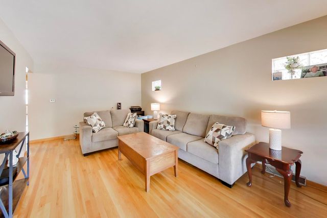 5220 W Patterson Avenue, Chicago, IL 60641