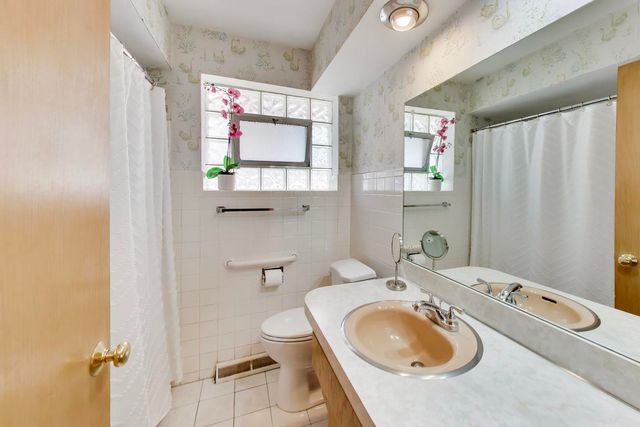 5220 W Patterson Avenue, Chicago, IL 60641