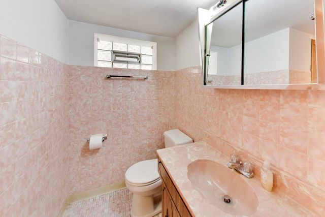 5220 W Patterson Avenue, Chicago, IL 60641