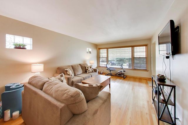 5220 W Patterson Avenue, Chicago, IL 60641