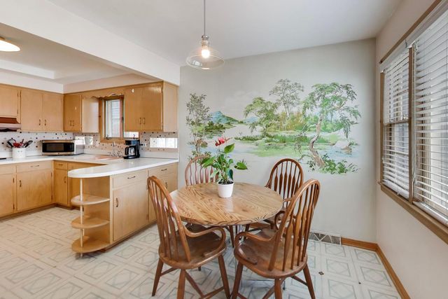 5220 W Patterson Avenue, Chicago, IL 60641