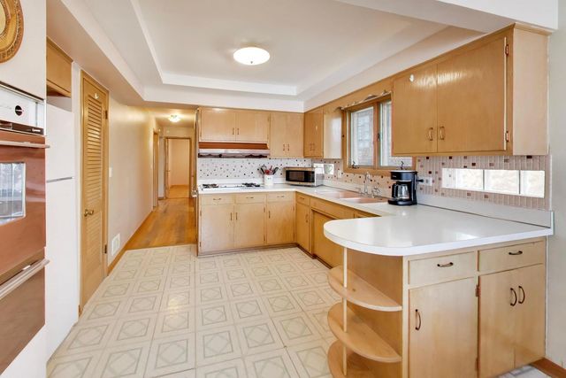 5220 W Patterson Avenue, Chicago, IL 60641