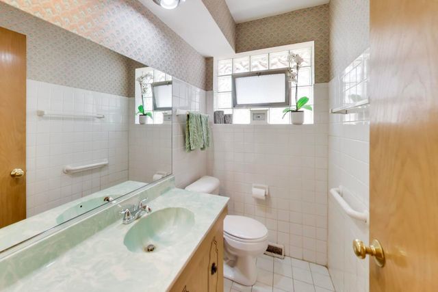 5220 W Patterson Avenue, Chicago, IL 60641