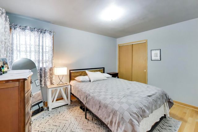 5220 W Patterson Avenue, Chicago, IL 60641