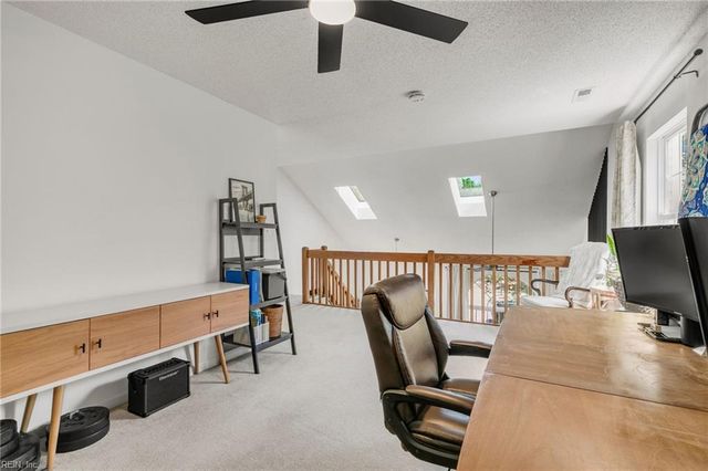 215 Amesbury LN, Newport News, VA 23606