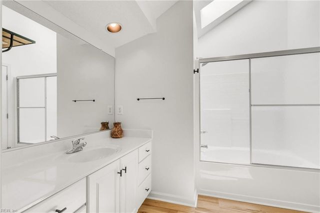 215 Amesbury LN, Newport News, VA 23606