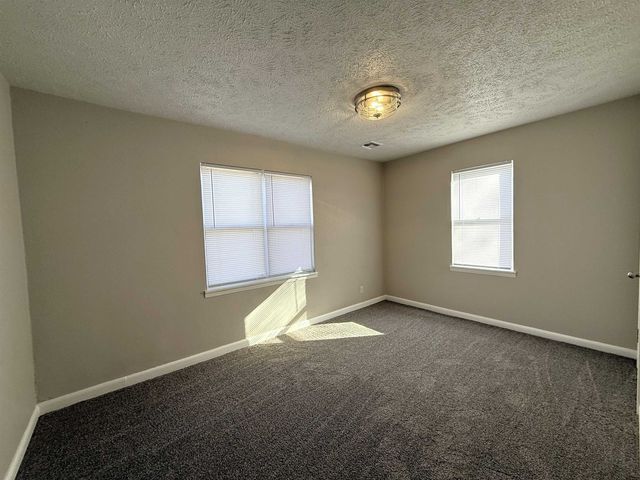 752 Osage Ave, Salina, KS 67401