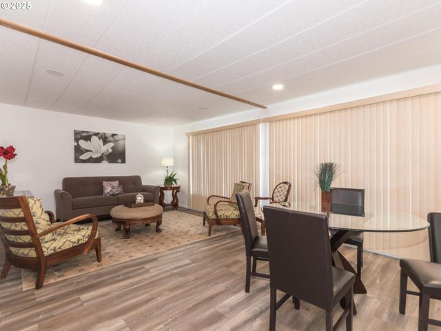 21016 Se STARK St 69, Gresham, OR 97030