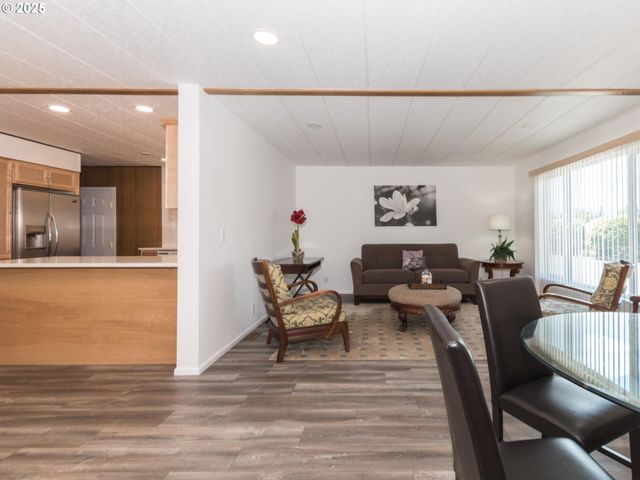 21016 Se STARK St 69, Gresham, OR 97030