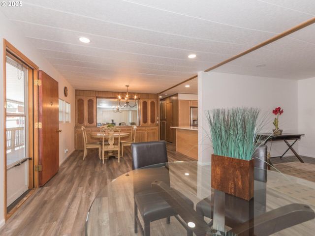 21016 Se STARK St 69, Gresham, OR 97030