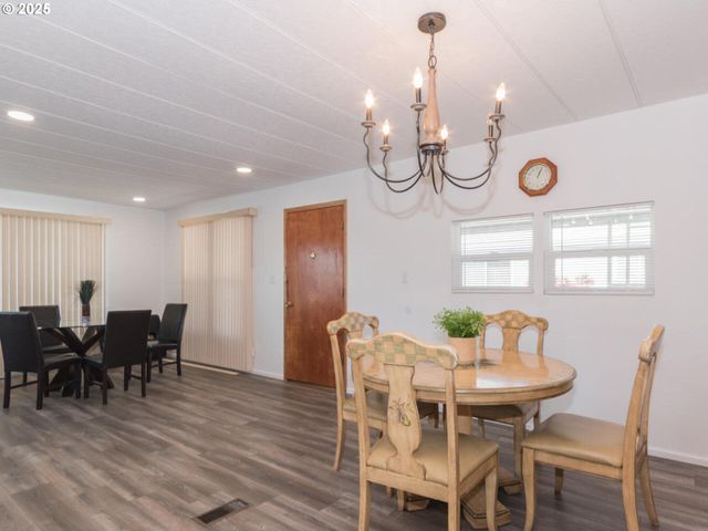 21016 Se STARK St 69, Gresham, OR 97030