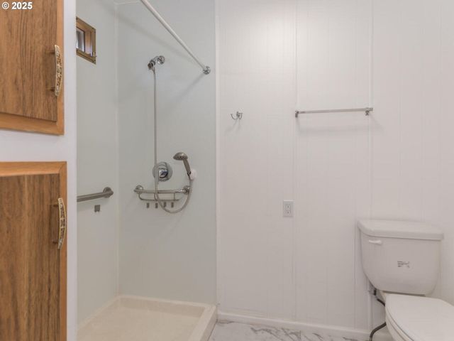 21016 Se STARK St 69, Gresham, OR 97030