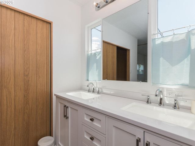 21016 Se STARK St 69, Gresham, OR 97030