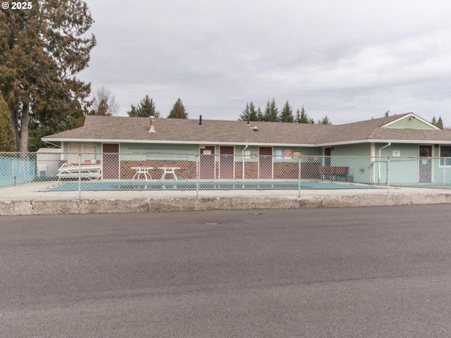 21016 Se STARK St 69, Gresham, OR 97030