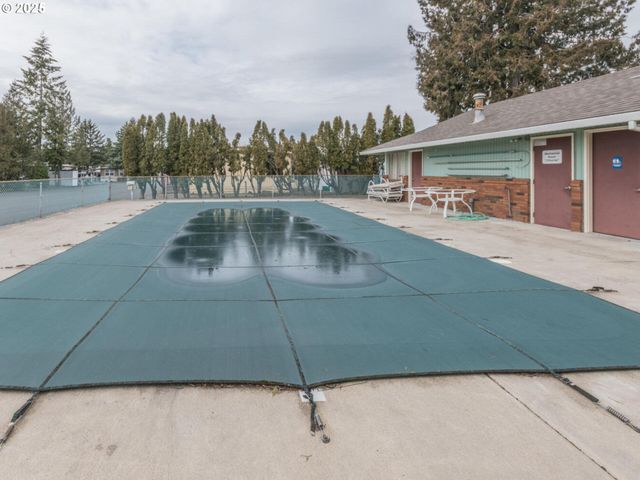 21016 Se STARK St 69, Gresham, OR 97030