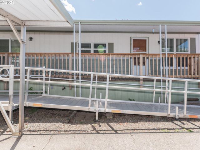 21016 Se STARK St 69, Gresham, OR 97030