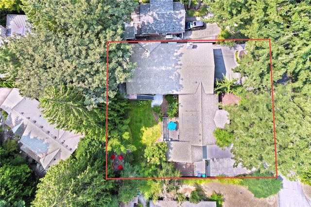 11633 NE 92nd St, Kirkland, WA 98033