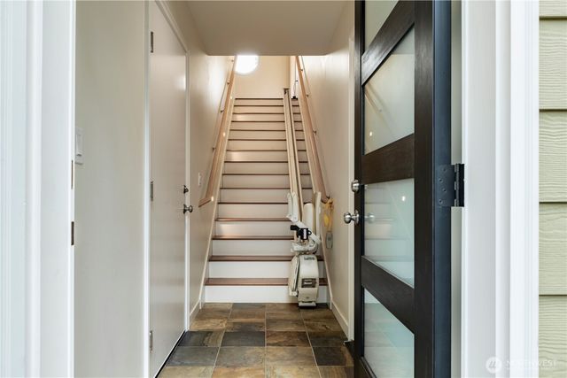 11633 NE 92nd St, Kirkland, WA 98033