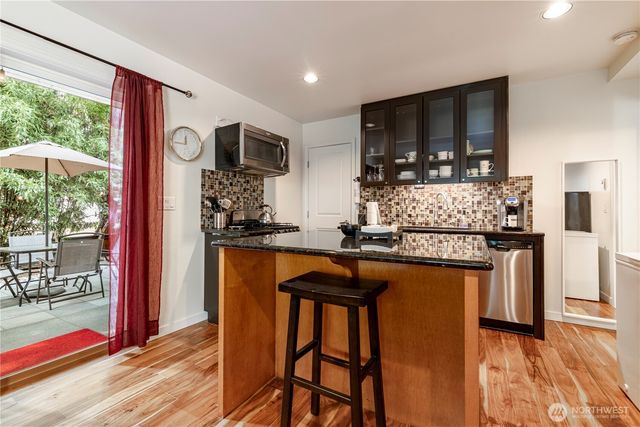 11633 NE 92nd St, Kirkland, WA 98033