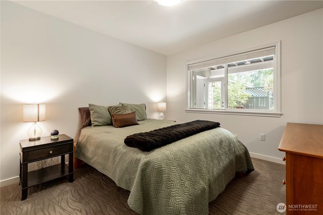 11633 NE 92nd St, Kirkland, WA 98033