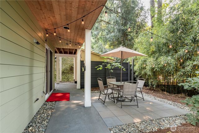 11633 NE 92nd St, Kirkland, WA 98033