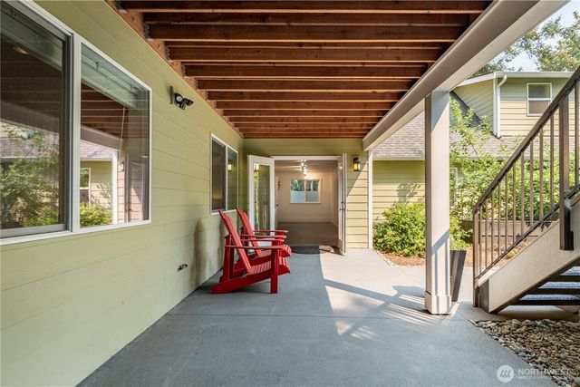 11633 NE 92nd St, Kirkland, WA 98033