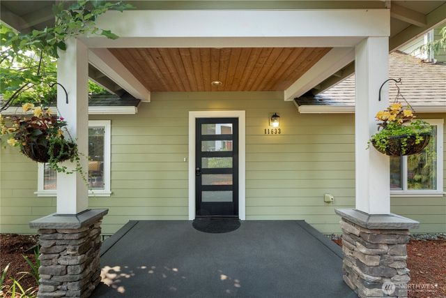 11633 NE 92nd St, Kirkland, WA 98033