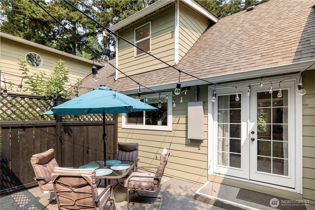 11633 NE 92nd St, Kirkland, WA 98033