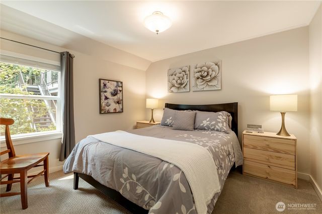 11633 NE 92nd St, Kirkland, WA 98033