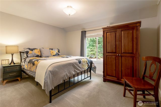 11633 NE 92nd St, Kirkland, WA 98033