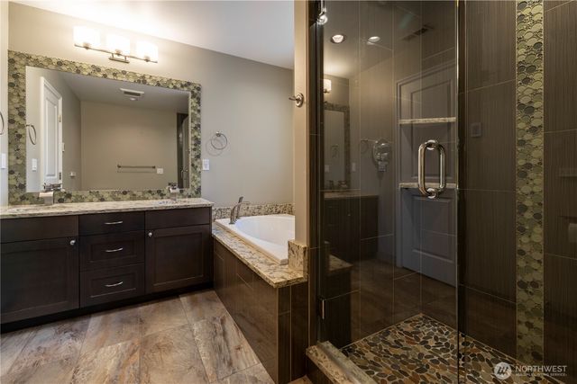 11633 NE 92nd St, Kirkland, WA 98033