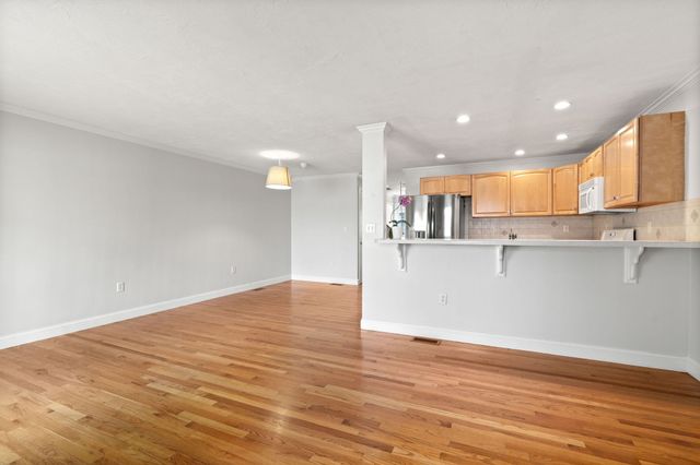 201 Main St 2, Woburn, MA 01801