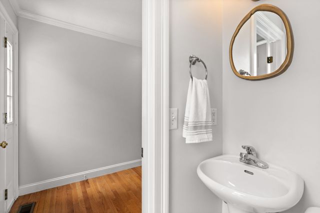 201 Main St 2, Woburn, MA 01801
