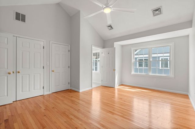 201 Main St 2, Woburn, MA 01801