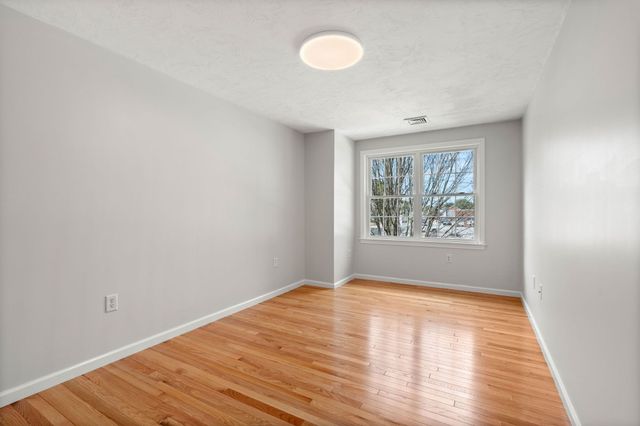 201 Main St 2, Woburn, MA 01801