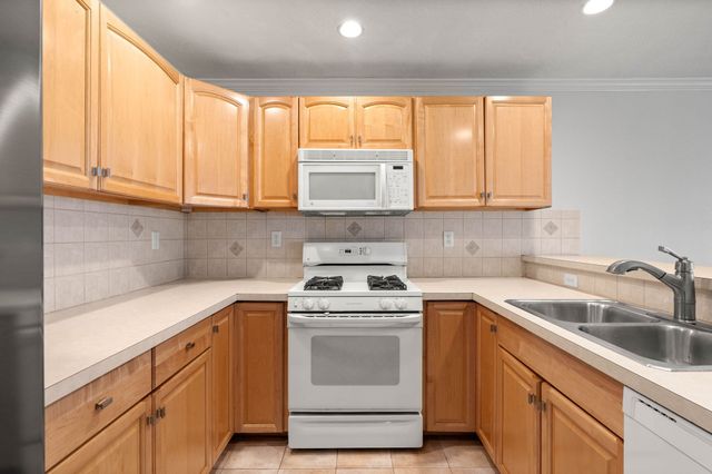 201 Main St 2, Woburn, MA 01801