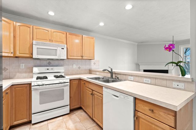 201 Main St 2, Woburn, MA 01801