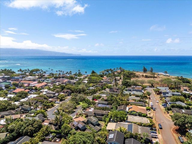 33 Hoku Pl, Paia, HI 96779