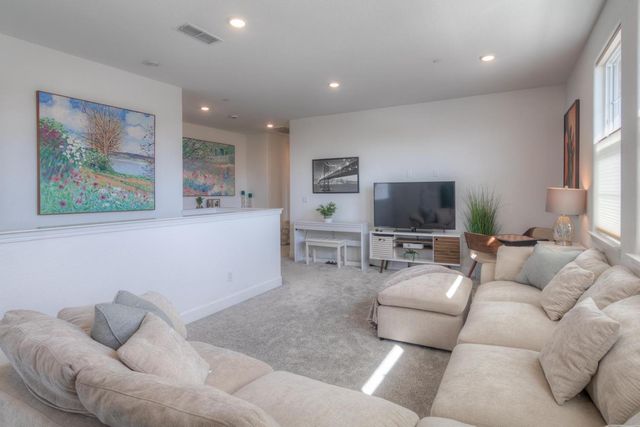 2116 Abbeyhill Rd, Lincoln, CA 95648