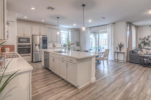 2116 Abbeyhill Rd, Lincoln, CA 95648