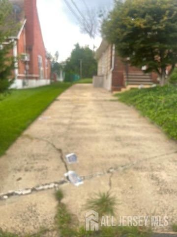 47 South Walnut Avenue, Middlesex, NJ 08830