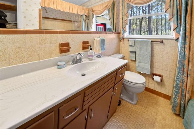 881 Rockbridge Road, Lilburn, GA 30047